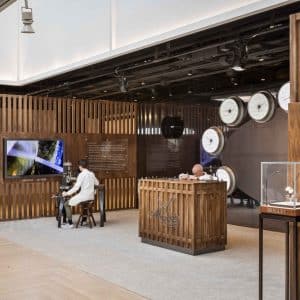 Breguet collabore avec la créatrice Su Yum Sim