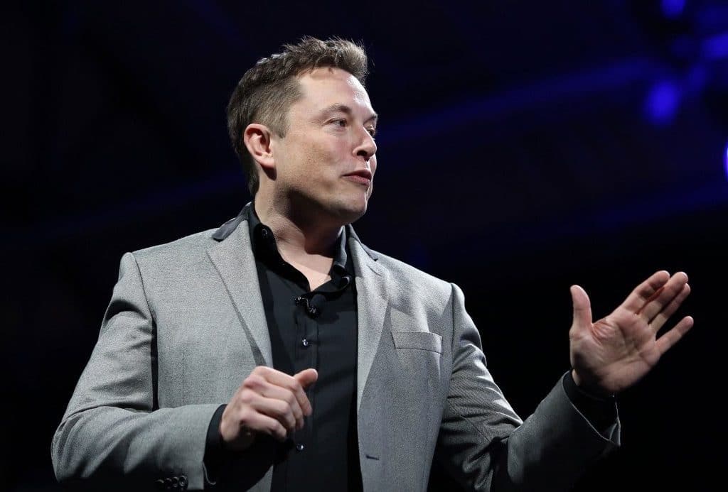 Elon Musk Twitter bude používateľom účtovať poplatky