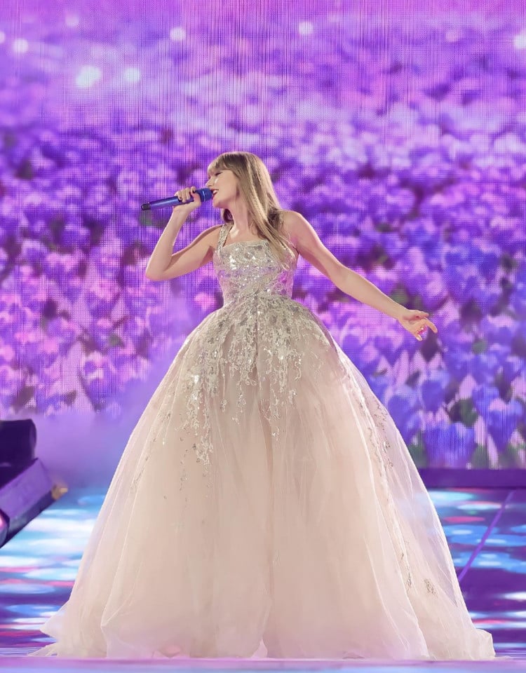 Taylor Swift y el look de las princesas de Elie Saab