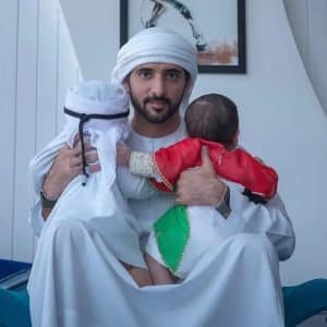 Lo sceicco Hamdan bin Rashid festeggia il compleanno del suo gemello