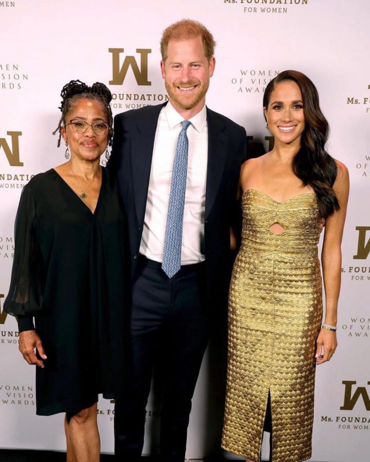 Pangeran Harry bersama Meghan Markle dan ibunya