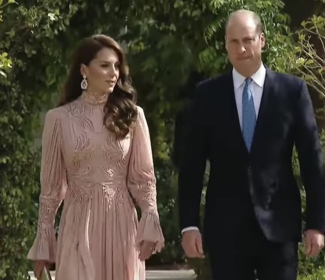 الأميرة كيت ميدلتون وزوجها الأمير وليام من زفاف الأمير حسين