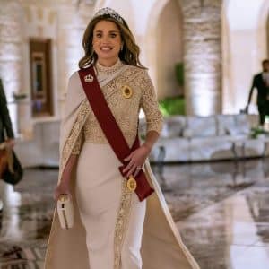 Si Queen Rania sa usa ka sinina nga gidisenyo ni Elie Saab