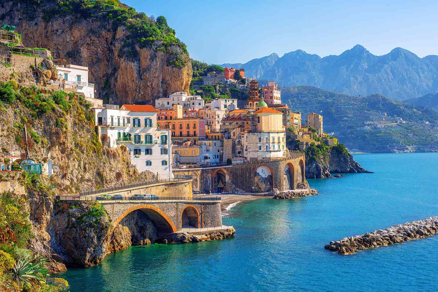 Ang Amalfi Coast ay isa sa pinakamagandang destinasyon sa Italya