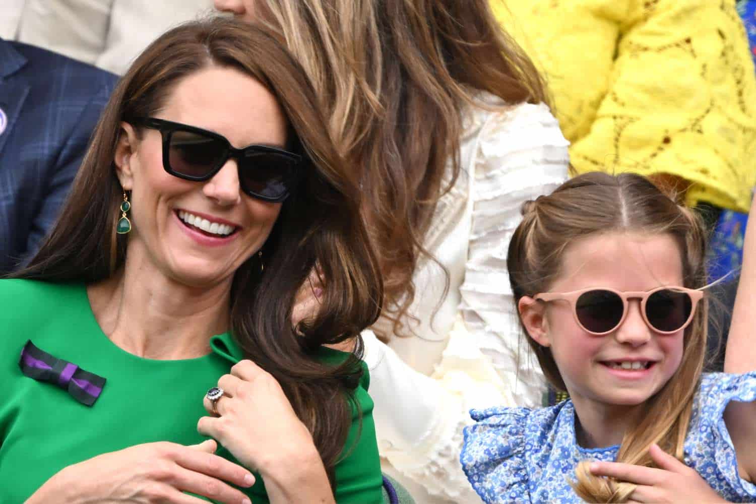 Kate Middleton e la principessa Charlotte indossano occhiali da sole